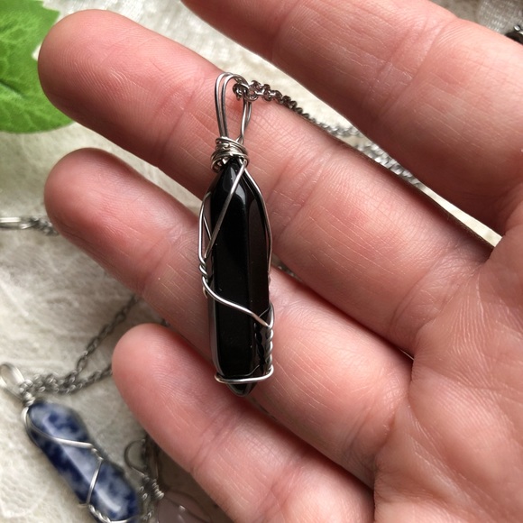 Onyx Double-point Gemstone, Single Chakra Necklace - Hand-Wrapped! - Picture 1 of 9